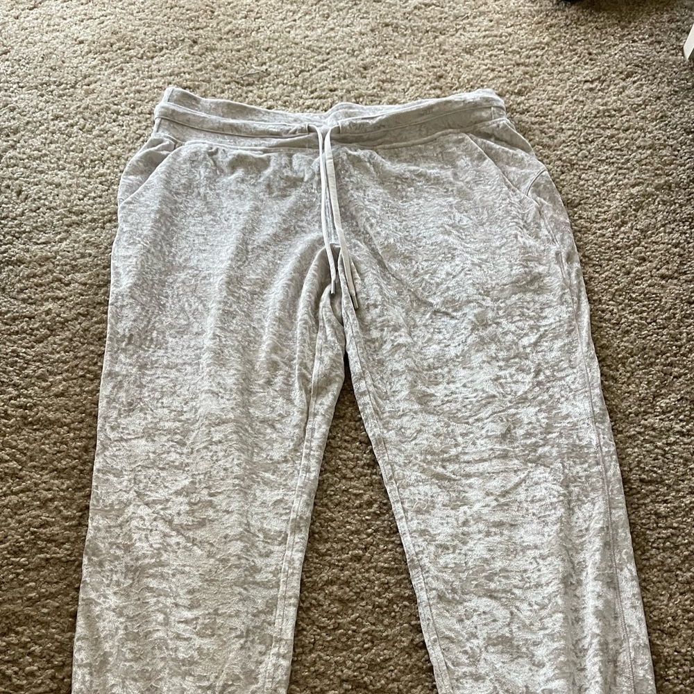 Lululemon velvet ready to rulu sweats - white pearl